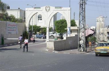   64.5%  من أفراد العينة غير راضون عن أداء المجلس البلدي لبلدية محافظة غزة
