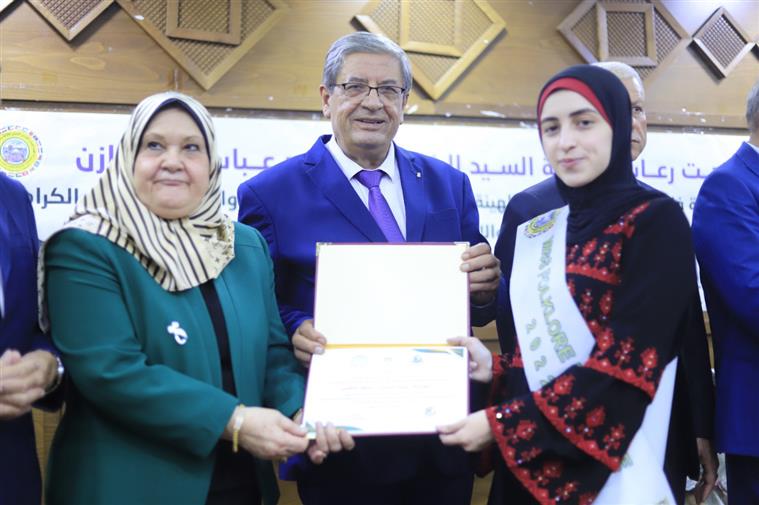 طالبة من جامعة الأقصى تحصد لقب سفيرة فلسطين للتراث والفلكلور  للعام 2022